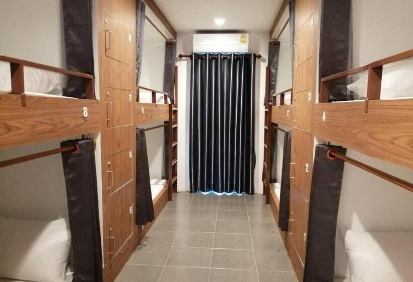 Wee Hostel