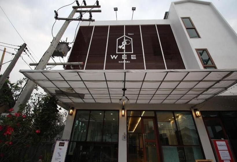 Wee Hostel