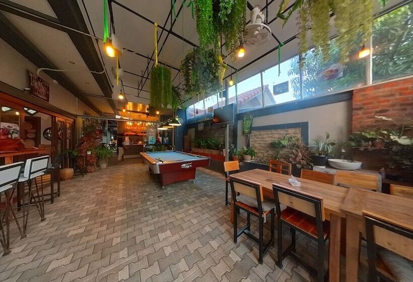 هتل Faraway Suites