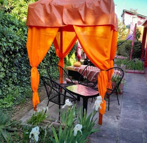 پانسیون Posada Marisel