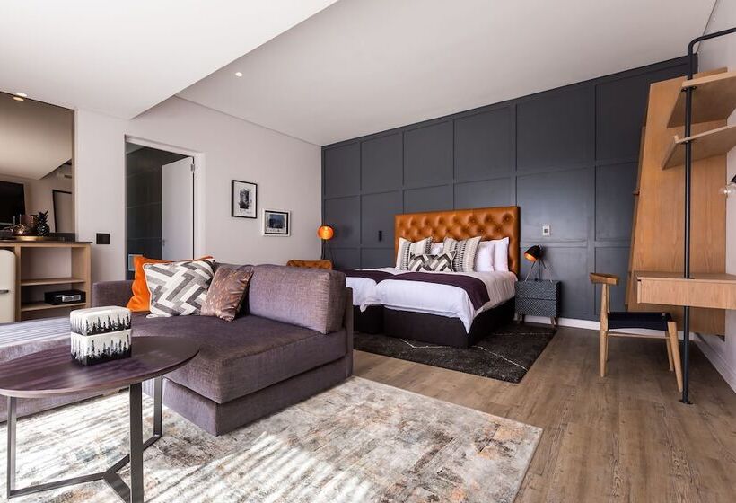 هتل The Junction Boutique