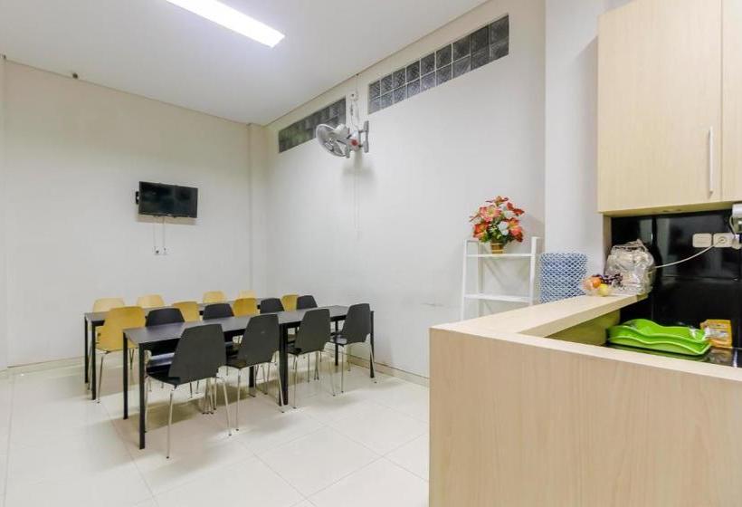 بنسيون Reddoorz Near Samarinda Central Plaza