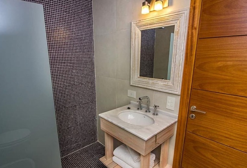 هتل Julieta Y El Mar