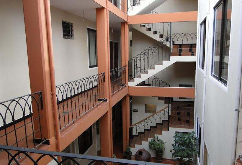 هاستل Cittadella Hostal