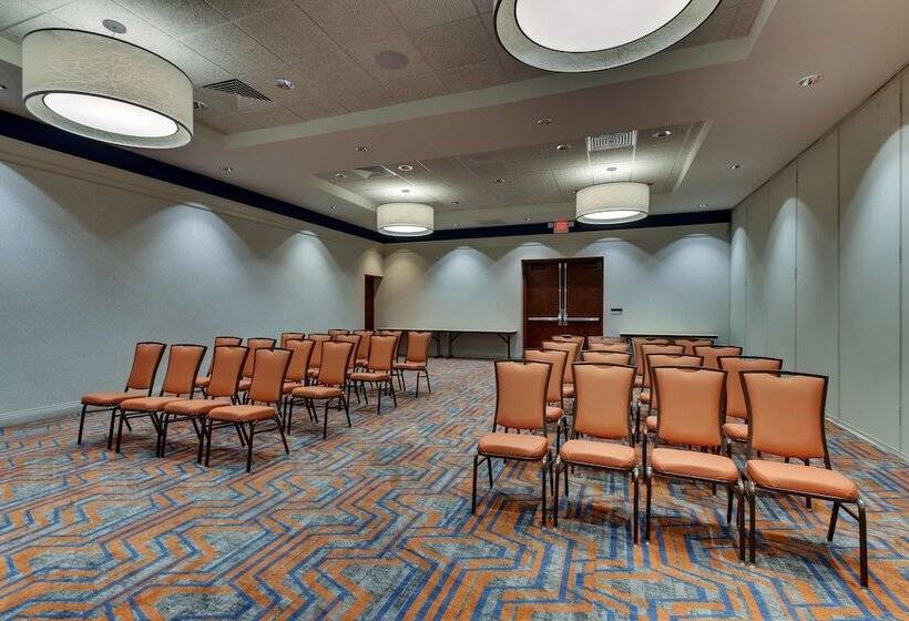 בית מלון כפרי Drury Inn & Suites Knoxville West