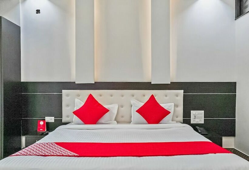 Oyo 24932 Hotel Royal Stay