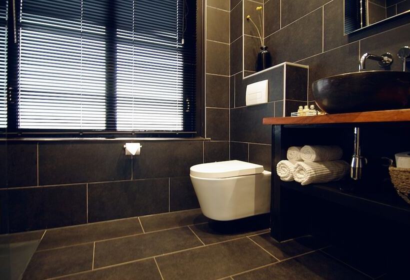 بنسيون 1637: Historic Canal View Suites
