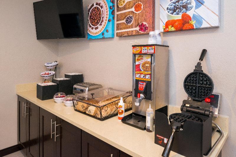 Отель Staybridge Suites   Pecos, An Ihg