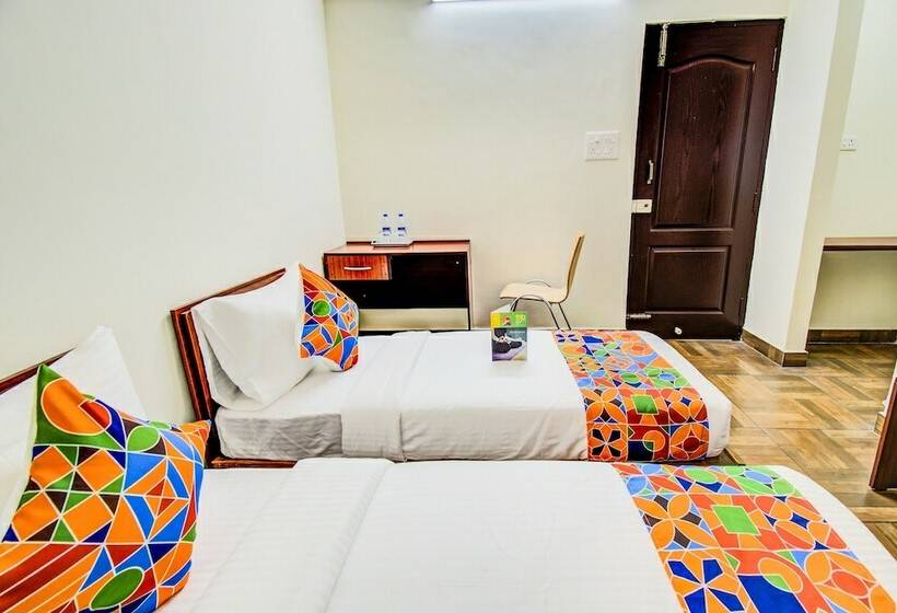 ホテル Fabexpress The Grand Renato Suites