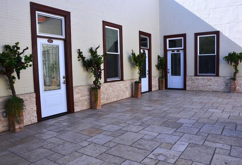 فندق Trending Inn