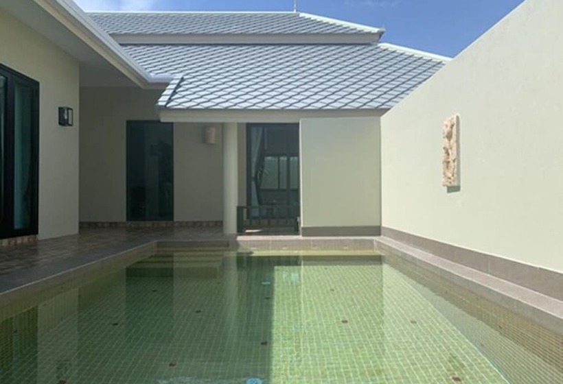 استراحتگاه Wis Beach Khanom