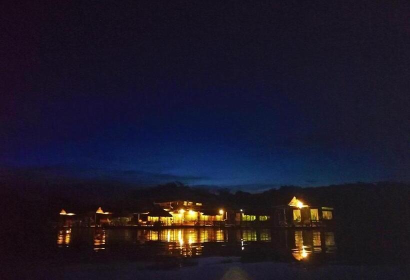 Hotel Amazon Oasis Floating Lodge