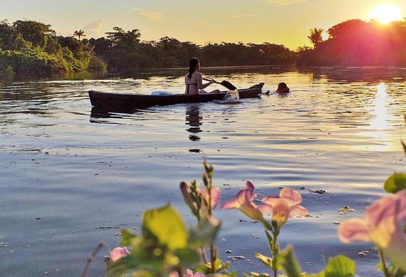 Hotel Amazon Oasis Floating Lodge