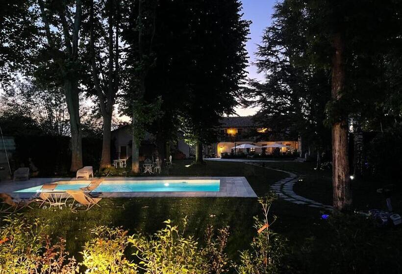 بنسيون Antica Villa Cuneo  Guest House   B&b E Non Un Hotel A Cuneo