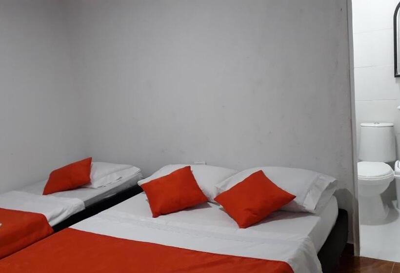 هاستل Hostal Villa Cecilia