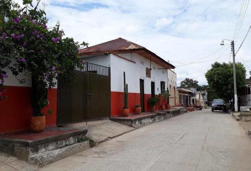 هاستل Hostal Villa Cecilia