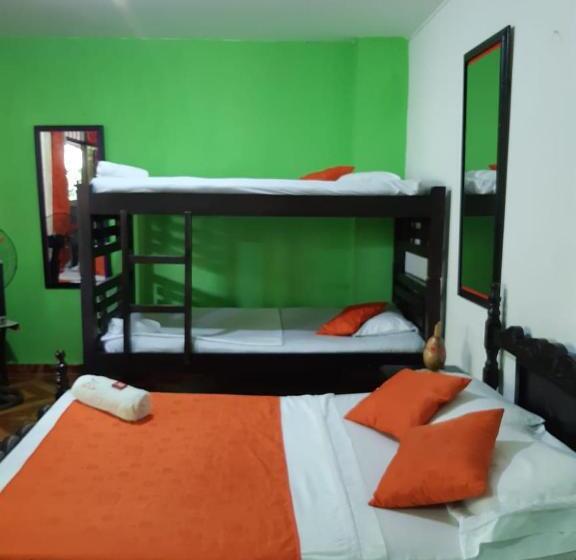 هاستل Hostal Villa Cecilia