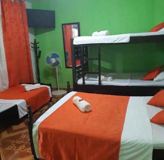 هاستل Hostal Villa Cecilia