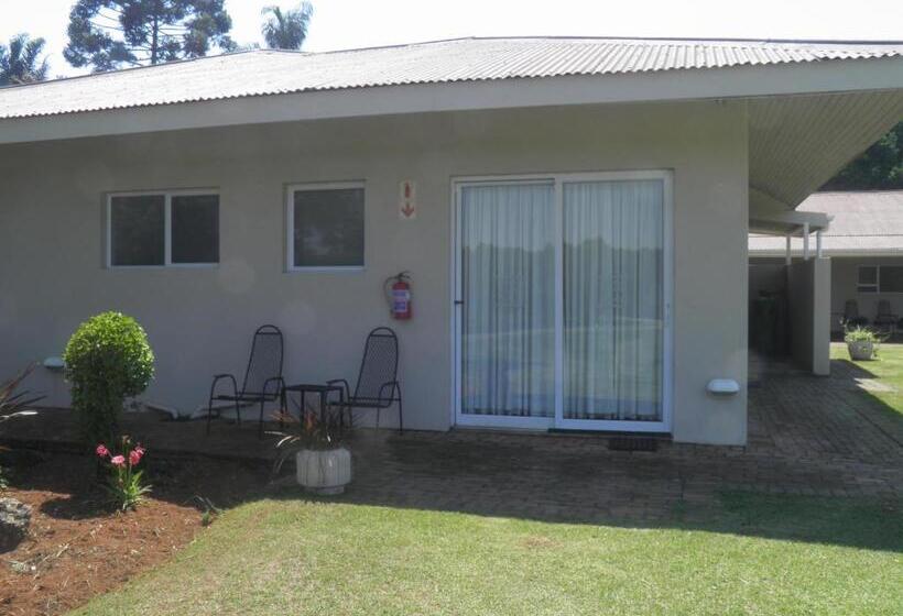 בית מלון כפרי Long Creek Lodge