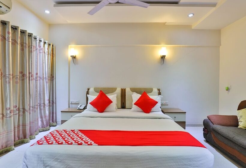 Oyo 23180 Patel Ni Motel