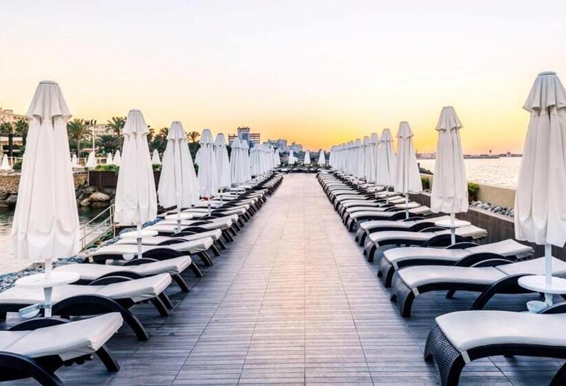 پانسیون Dome Hotel & Casino At Central Kyrenia