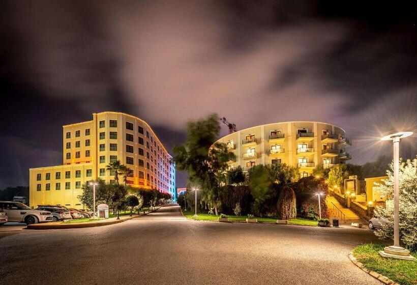 پانسیون Dome Hotel & Casino At Central Kyrenia