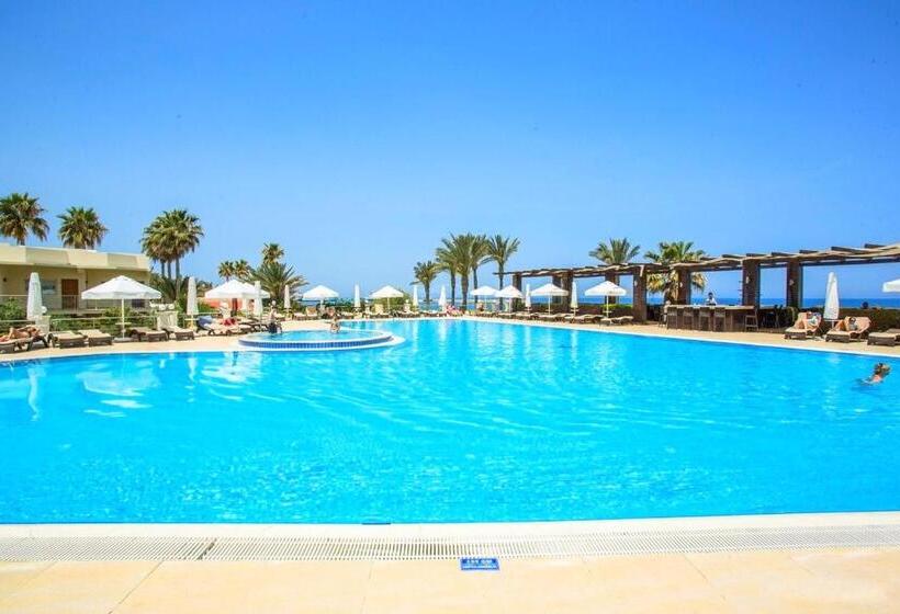 پانسیون Dome Hotel & Casino At Central Kyrenia