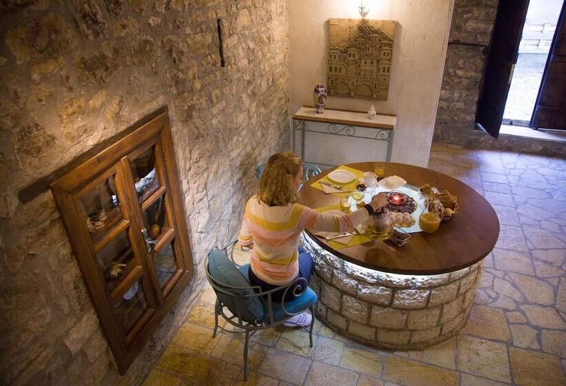 مبيت وإفطار The Well House   Unesco