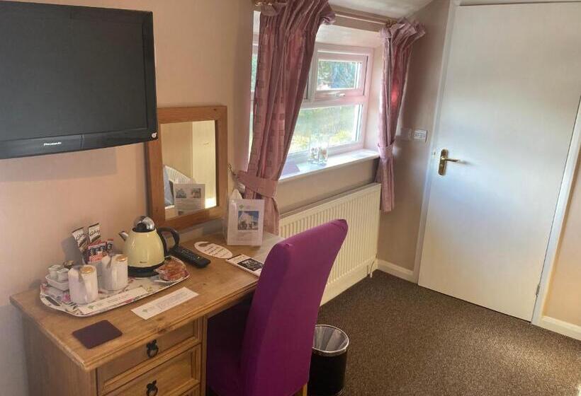 بنسيون White Heather Guest House