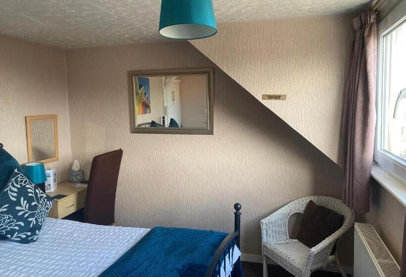 بنسيون White Heather Guest House