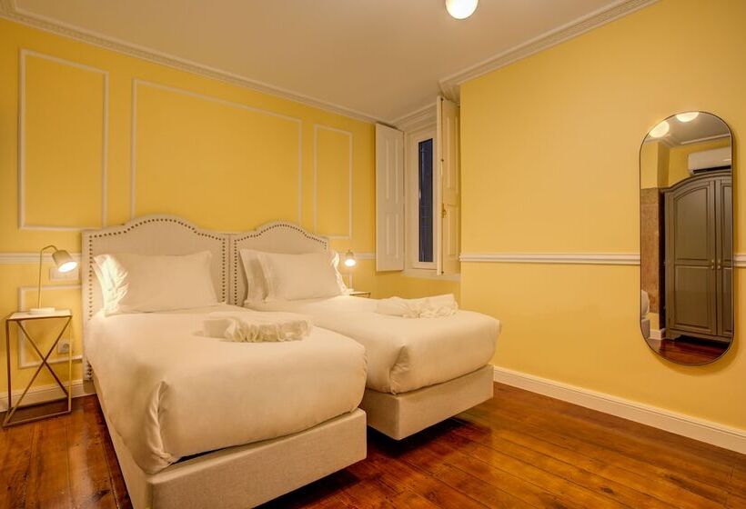 تختخواب و صبحانه Solar Dos Poetas