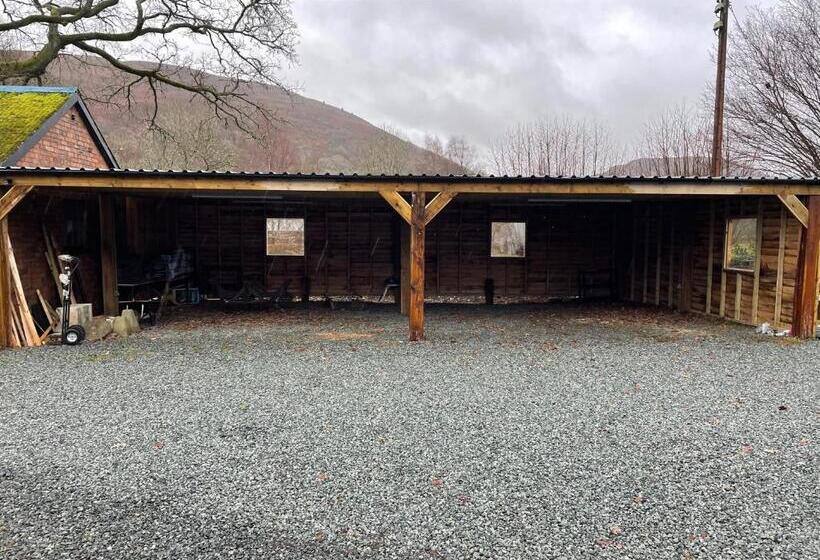 בית מלון כפרי Elan Valley