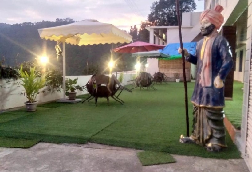 فندق Kausani Retreat
