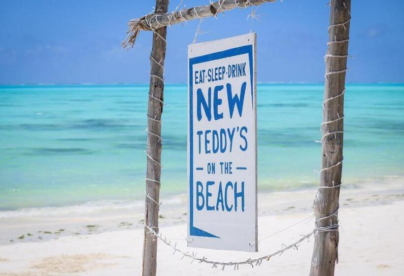 Общежитие New Teddy's On The Beach