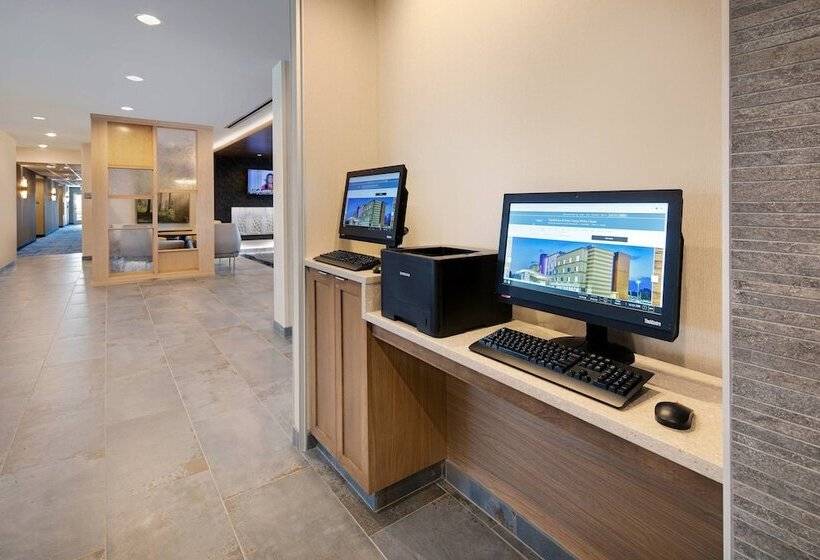 Отель Fairfield Inn & Suites By Marriott Tampa Wesley Chapel