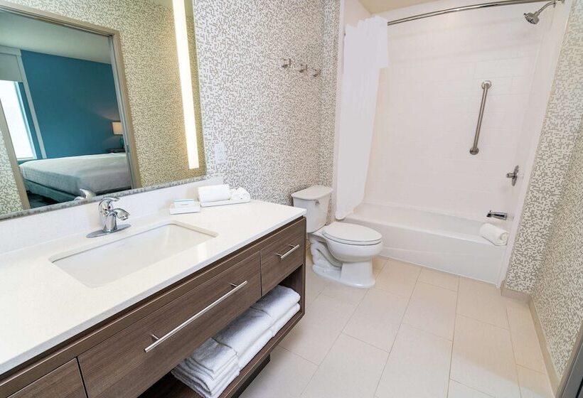 هتل Home2 Suites By Hilton San Antonio At The Rim