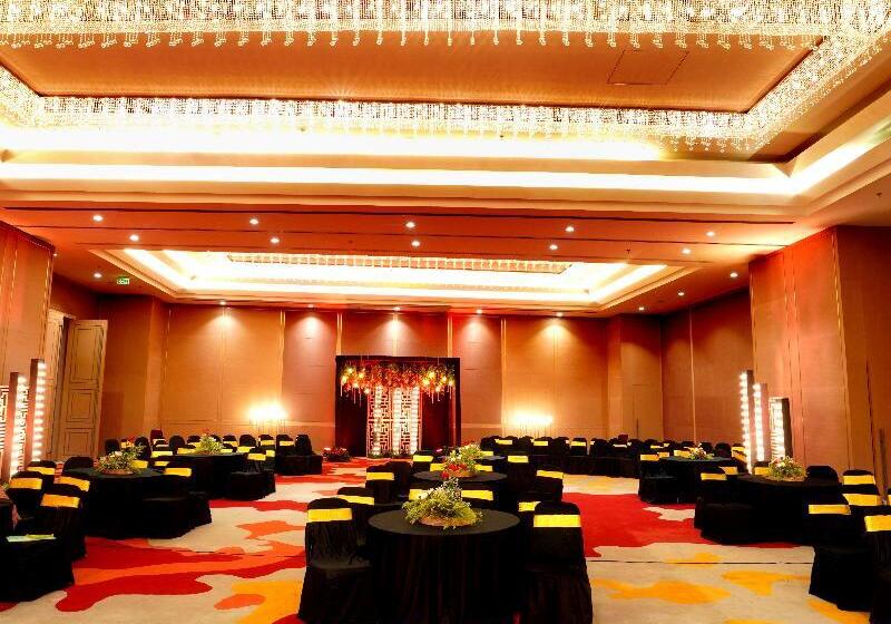 בית מלון כפרי The Amaya Resort Kolkata Nh6