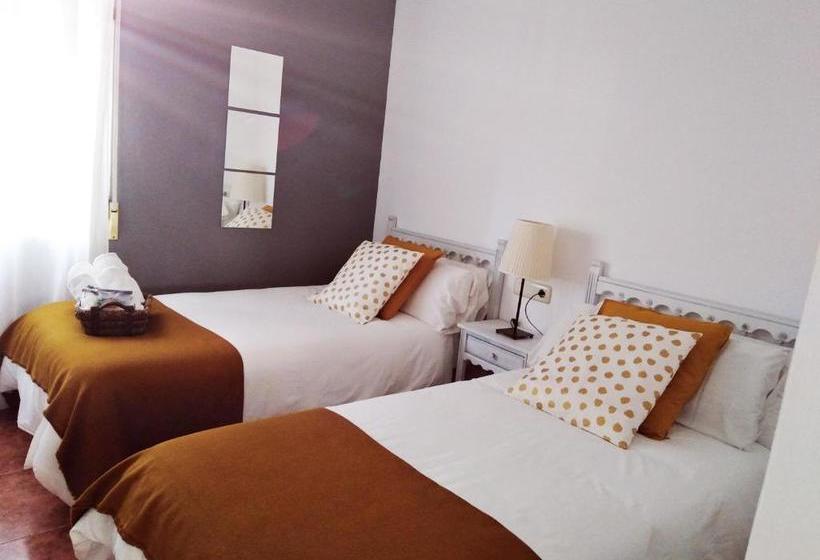 بنسيون Hostal Rte El Molino