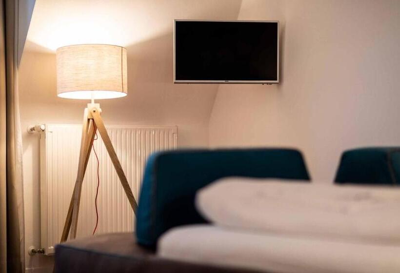 پانسیون Stay Cooper L Guesthouse Zum Löwen