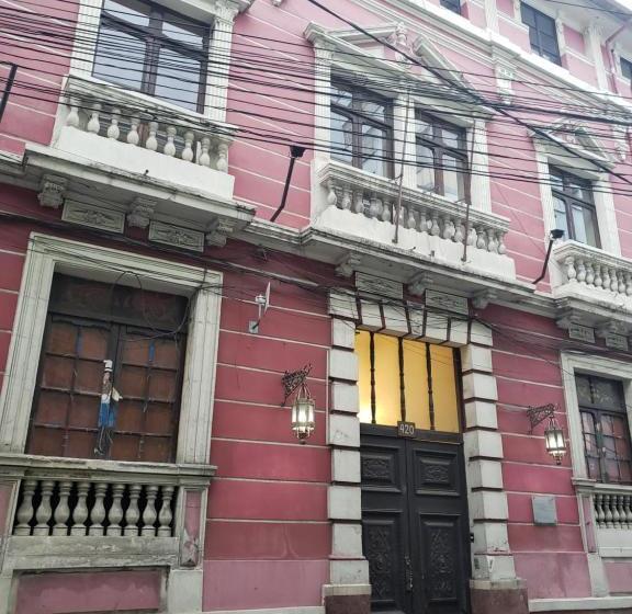 هتل Loki Boutique La Paz