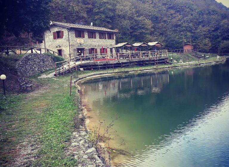 مبيت وإفطار Taverna Del Dolmen