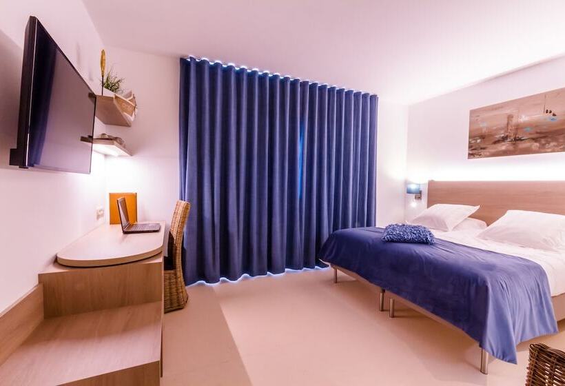 בית מלון כפרי Manava