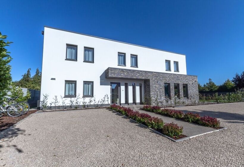 בית מלון כפרי Manava