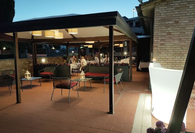 فندق Locanda Giustini