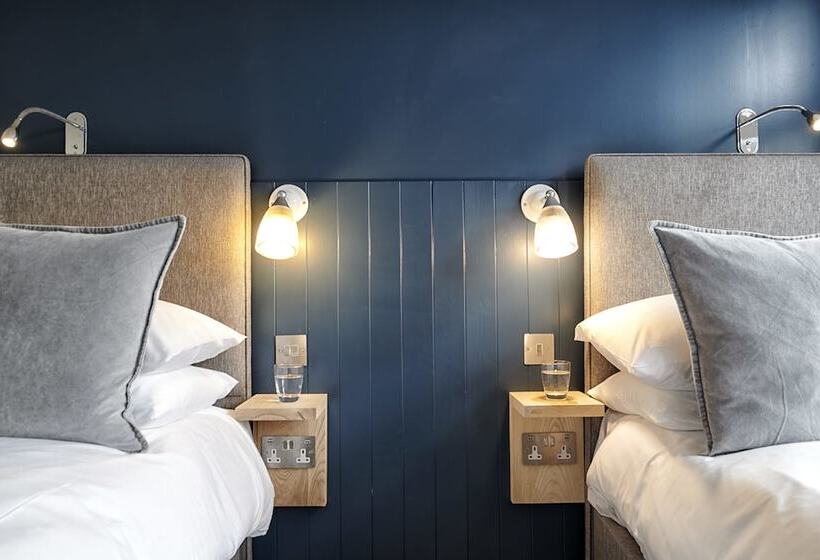 فندق صغير The Bridge Pub & Rooms