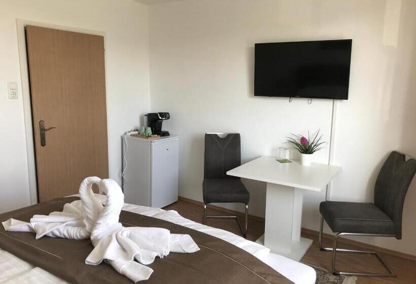 ホテル Restaurant Zum Donaueck Mauthausen