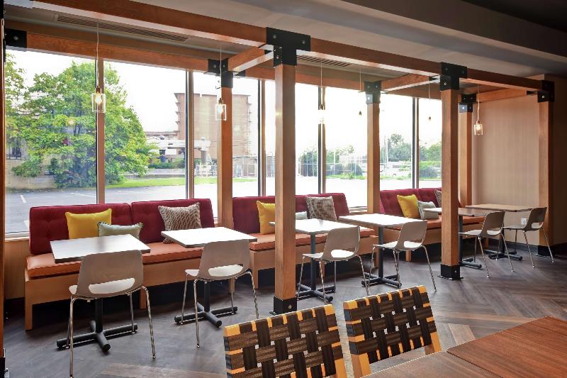 בית מלון כפרי Tru By Hilton Louisville Airport