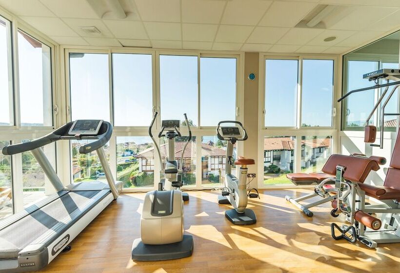 هتل Village Vacances Azureva Hendaye