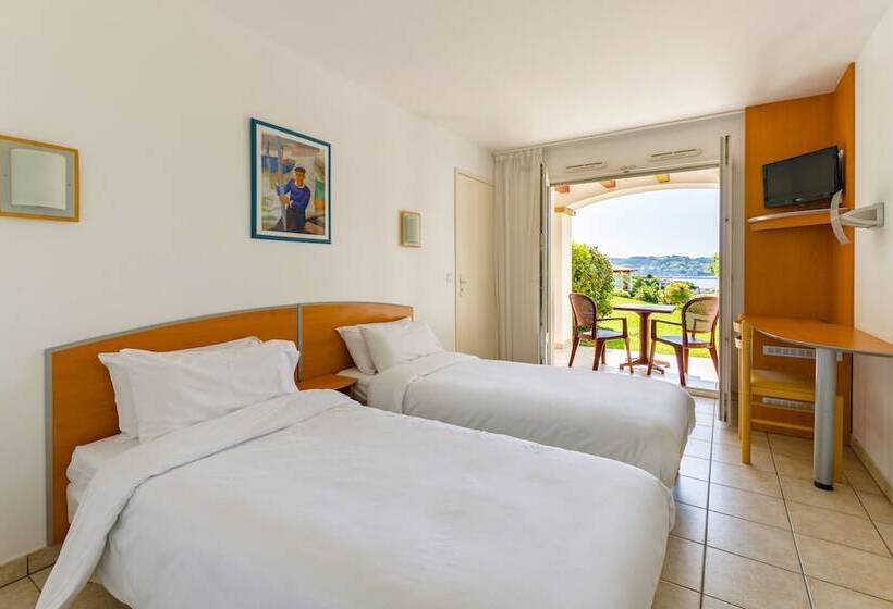 هتل Village Vacances Azureva Hendaye
