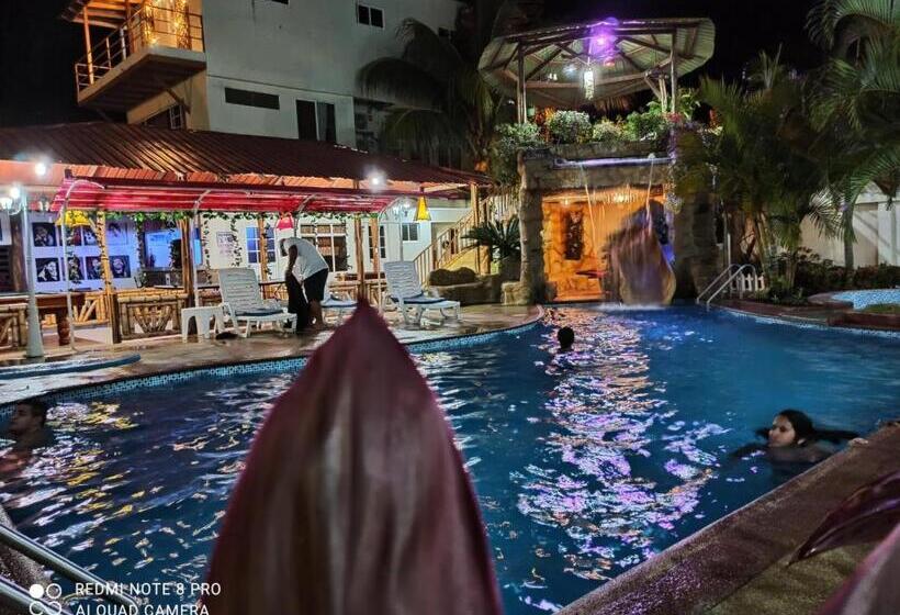 هتل Hosteria B Y B